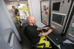 Entkiesen von Flachdächern mit Sauganlage