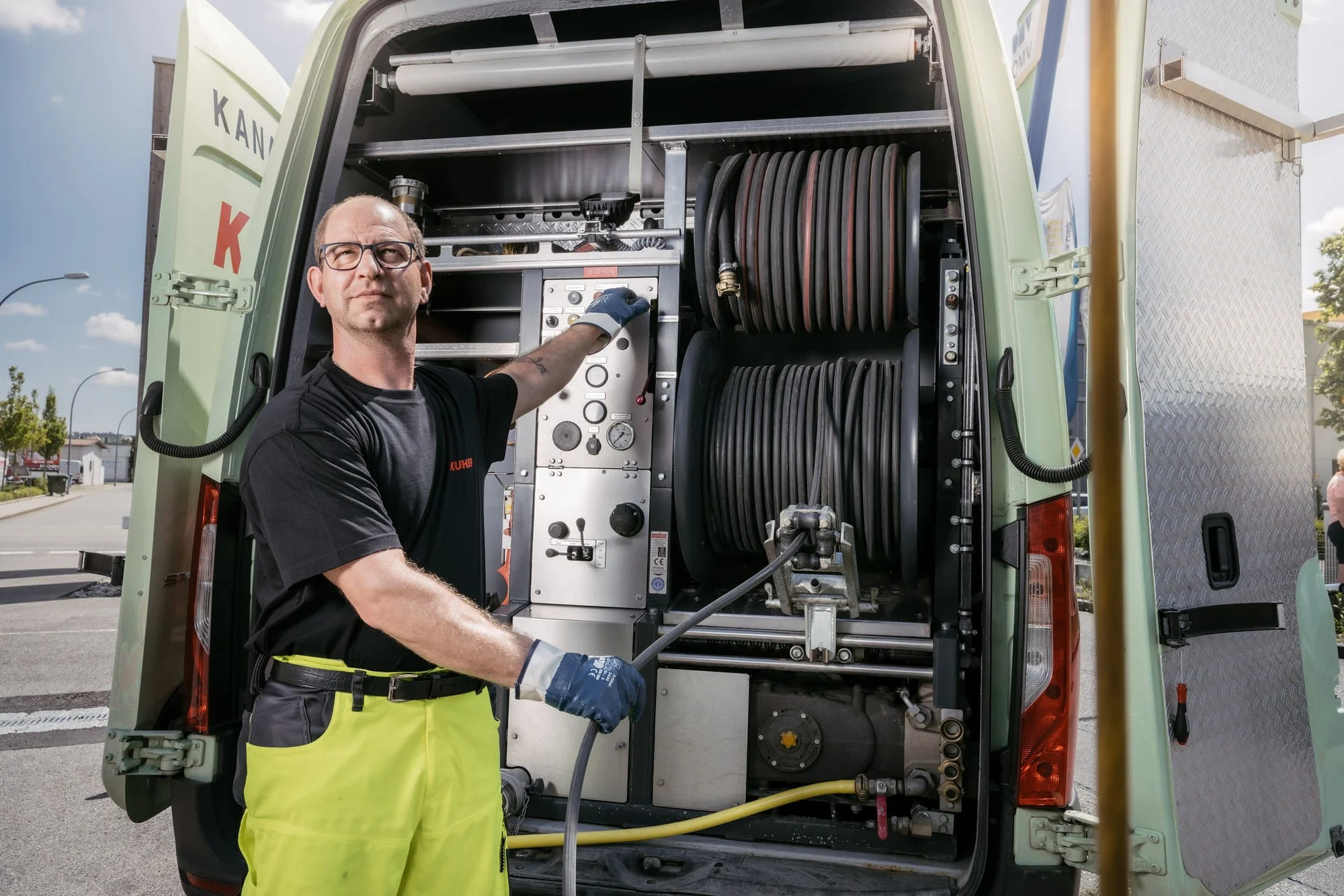 Saugbaggerarbeiten in Freising auf einer Baustelle